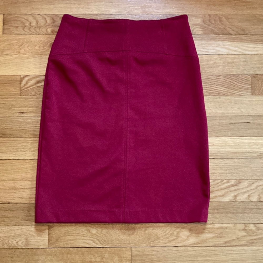 ❤️New York & Company stretch pencil skirt red/burgundy color. Valentine’s Day❤️